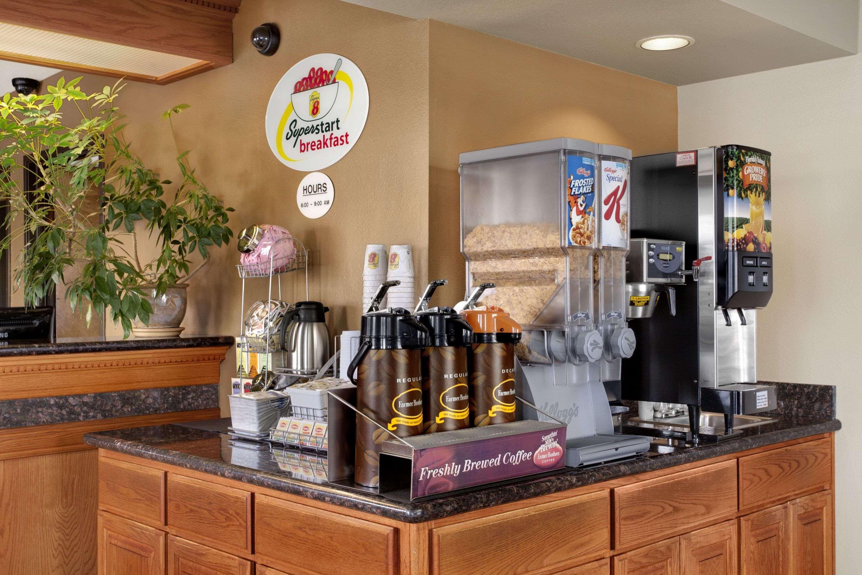 Gateway Inn & Suites Eugene-Springfield Buitenkant foto